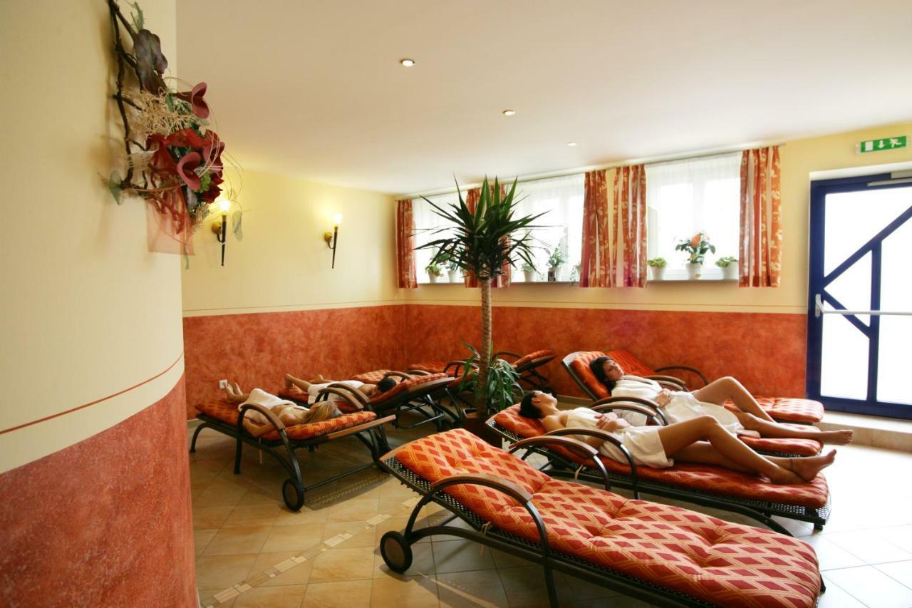 Hotel Garni Thermenoase Bad Blumau Buitenkant foto